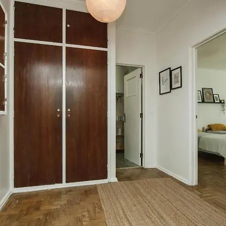 - Cost - Airport - Subway * 리스본