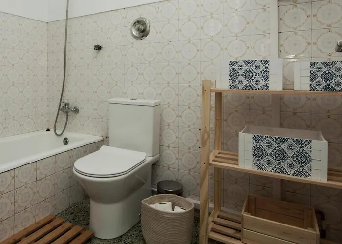 דירה - Cost - Airport - Subway ליסבון