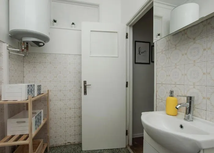 - Cost - Airport - Subway Apartmán