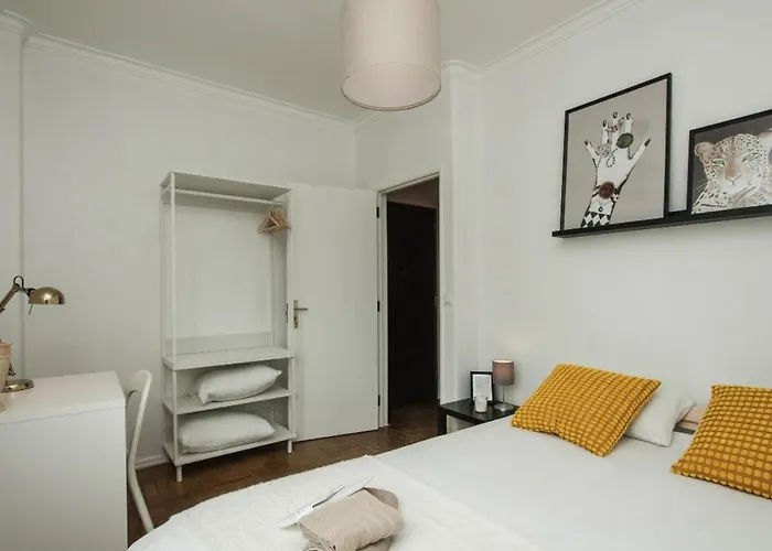 דירה - Cost - Airport - Subway *