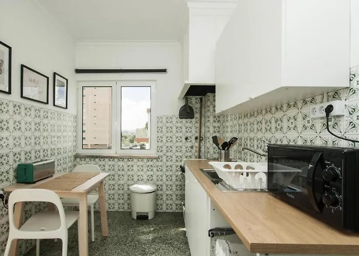 דירה - Cost - Airport - Subway