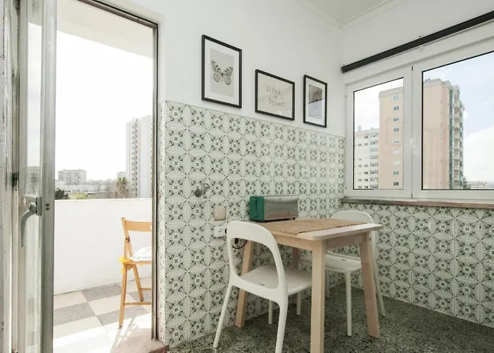 דירה - Cost - Airport - Subway *