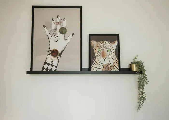 - Cost - Airport - Subway דירה *