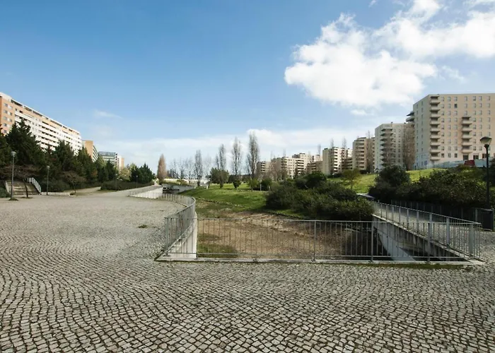 דירה - Cost - Airport - Subway