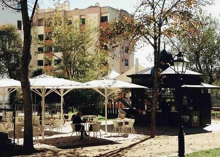 - Cost - Airport - Subway דירה