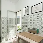 - Cost - Airport - Subway Appartement Lissabon